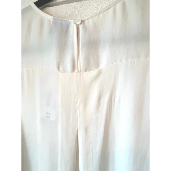 White Worthington Flowy Top with Butterfly Sleeves Size Small NWT - Picture 8 of 8